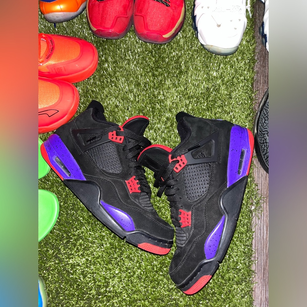 Jordan 4 raptors size 10.5